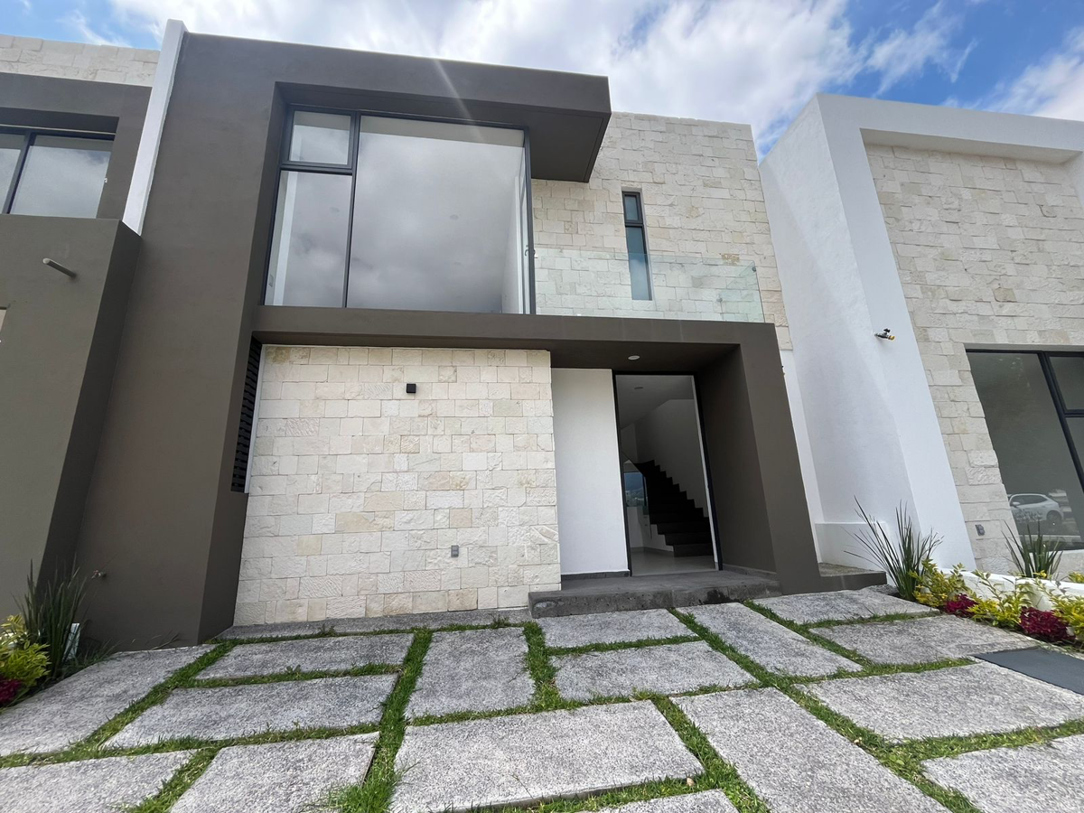 Casa en venta en Rincón de la Montaña, Morelia — foto 1 de 20