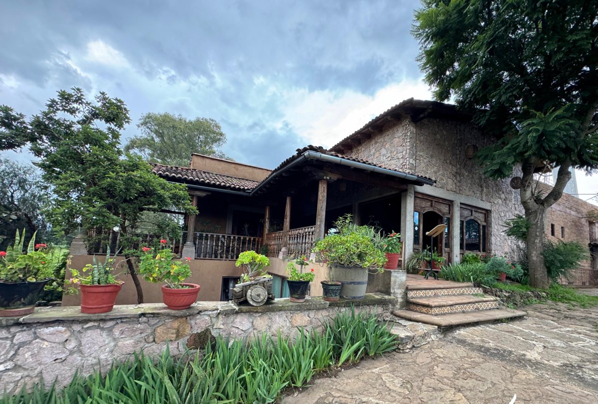 Hotel en venta en Atzimbo, Quiroga — foto 1 de 24