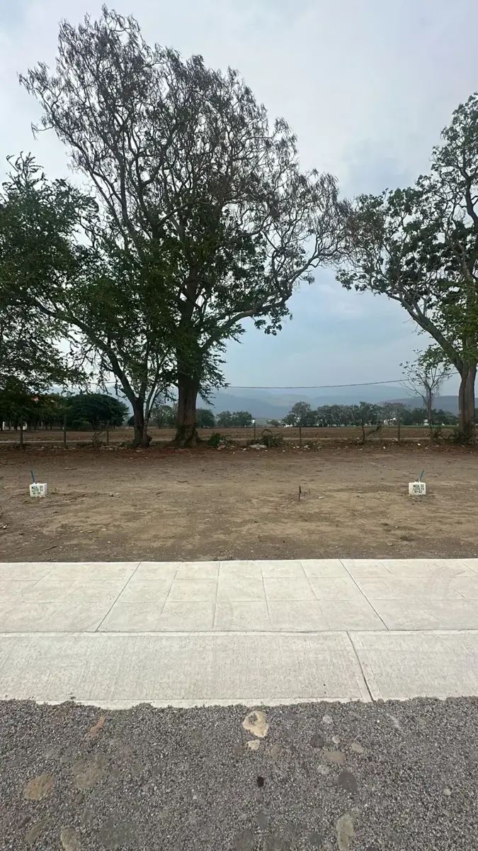 Terreno en venta en Jardín Residencial Autlán, Autlán de Navarro — foto 1 de 2