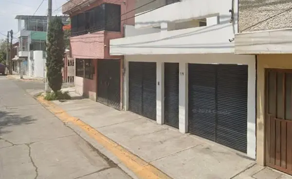 Casa en venta en Bosques de Aragon, Nezahualcóyotl — foto 2 de 9