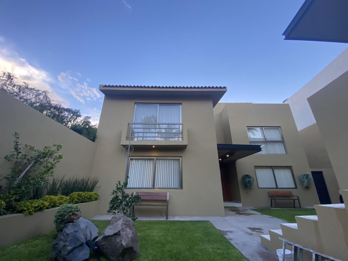 Casa en venta en Vista Real y Country Club, Corregidora — foto 1 de 60