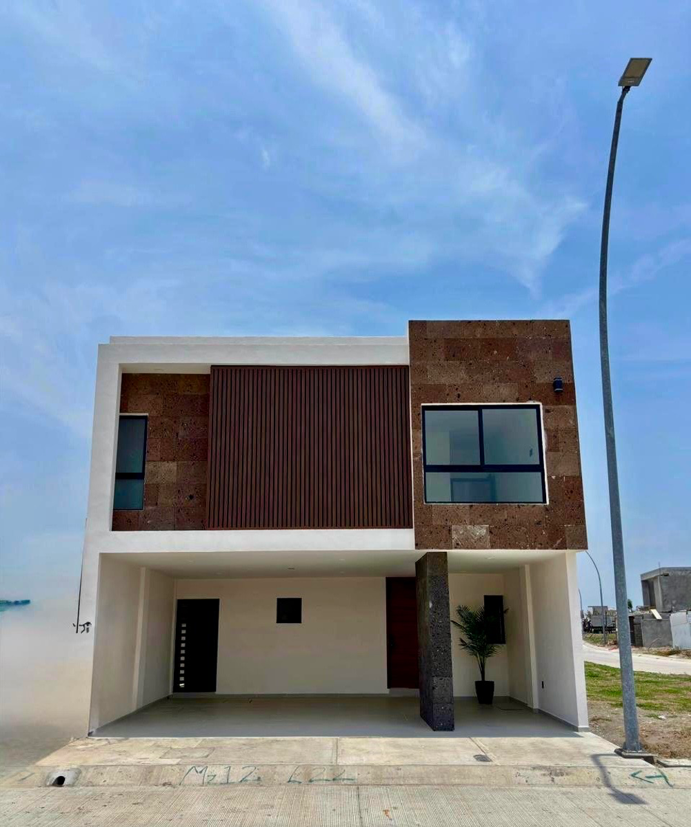 Casa en venta en Las Lomas Residencial, Alvarado — foto 1 de 15