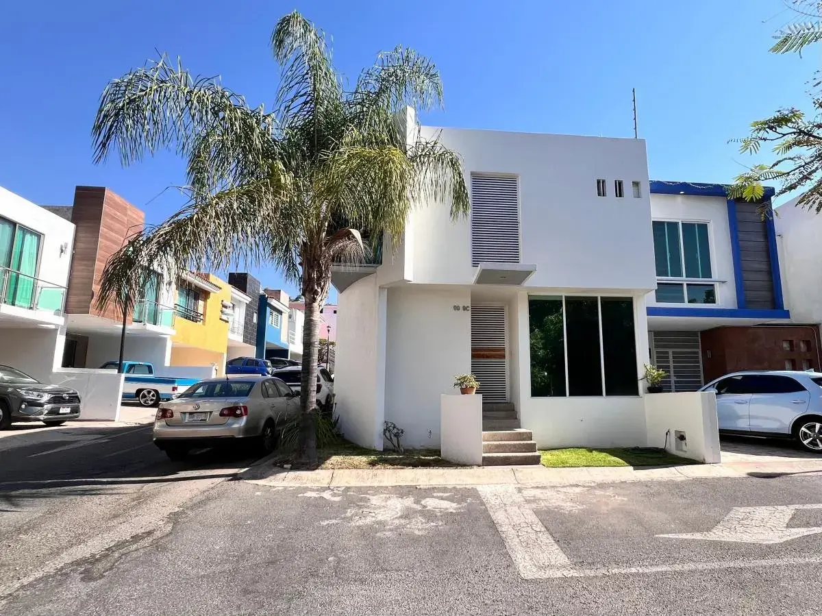 Casa en venta en Bosques del Centinela, Zapopan — foto 1 de 16
