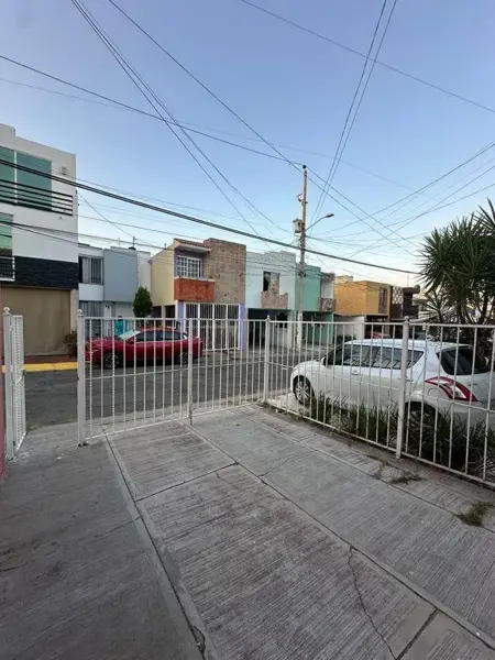 Casa en venta en Villas de Torremolinos, Zapopan — foto 2 de 15