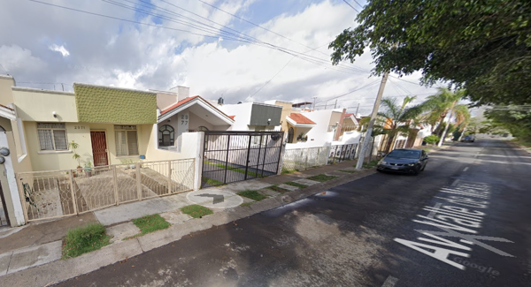 Casa en venta en Viveros del Valle, Zapopan — foto 2 de 10