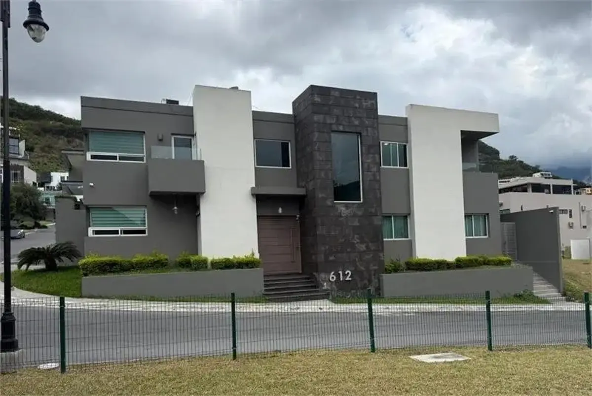 Casa en venta en Lagos del Vergel, Monterrey — foto 1 de 19