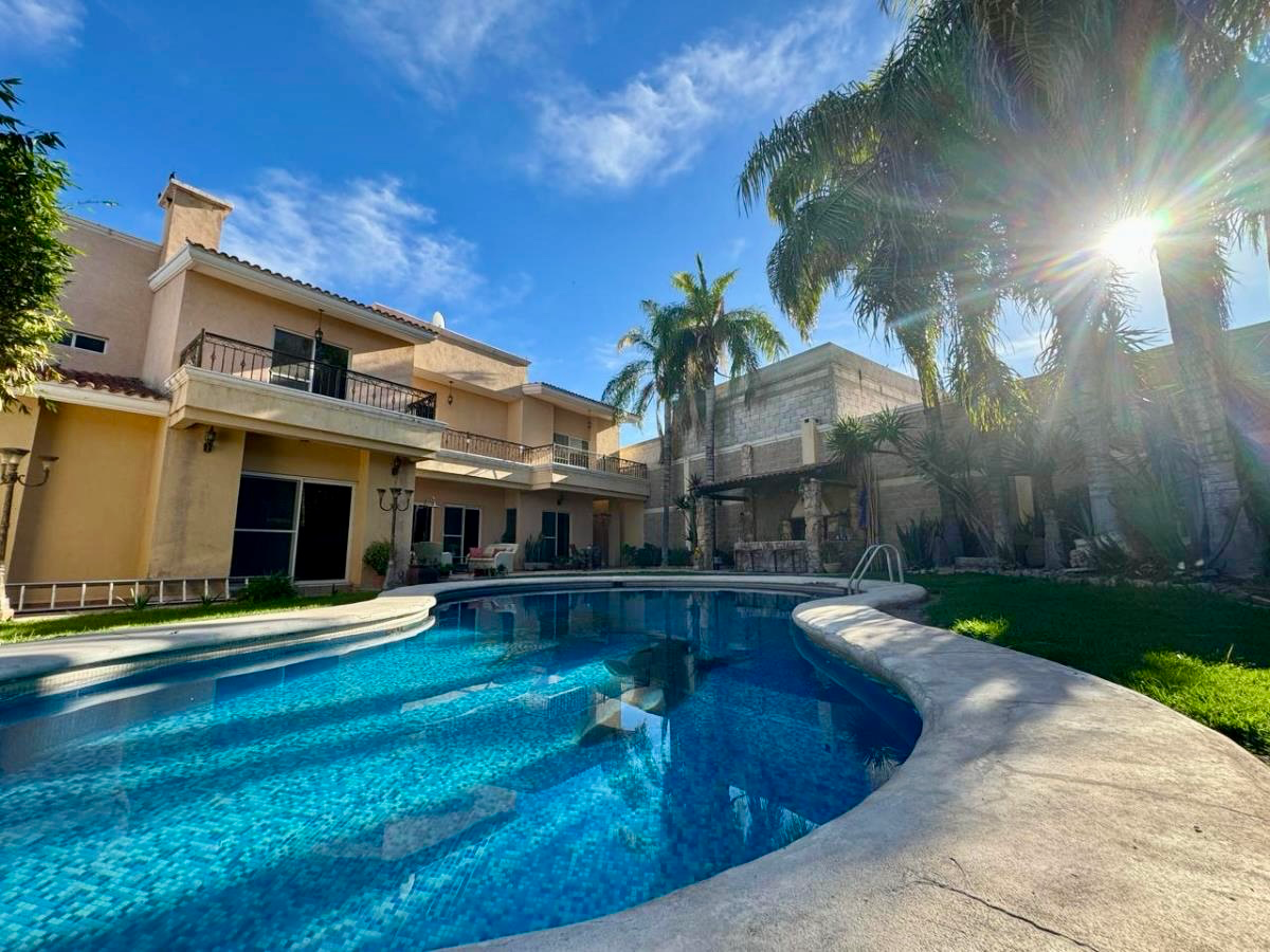 Casa clásica en venta en Hacienda del Rosario, Torreón Casa clásica en venta en Hacienda del Rosario, Torreón