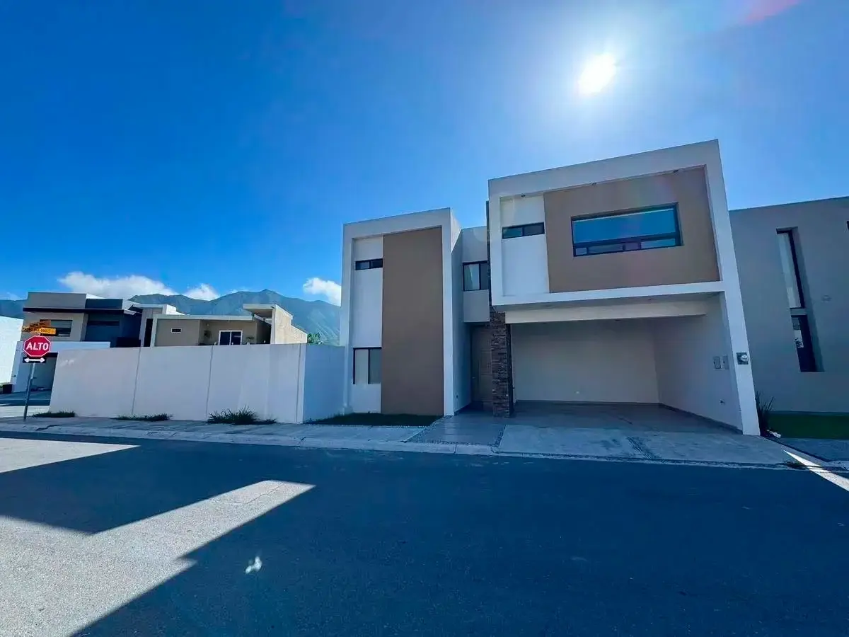 Casa en venta en Amorada Privada Residencial, Santiago — foto 1 de 19