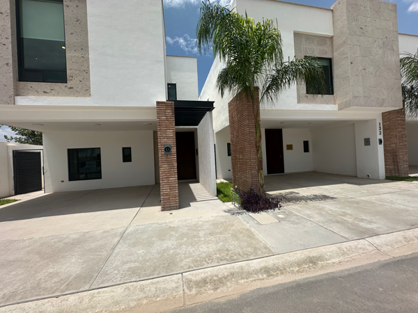 Casa en venta en La Rioja Residencial, Torreón — foto 2 de 43