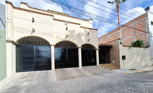 Casa en Villas del Mesón, Querétaro, Querétaro