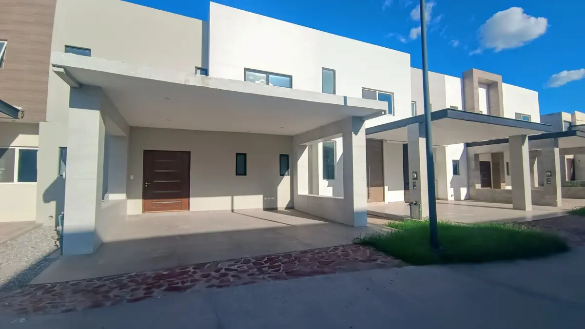 Casa en venta en Altozano la Nueva Laguna, Gómez Palacio — foto 1 de 23