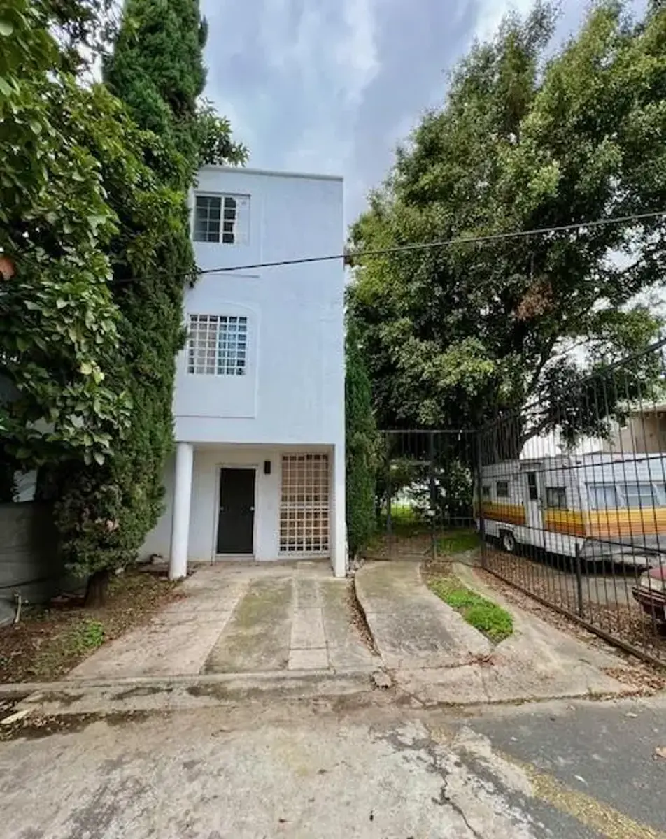 Casa en venta en Jardines Del Valle, Zapopan — foto 1 de 8