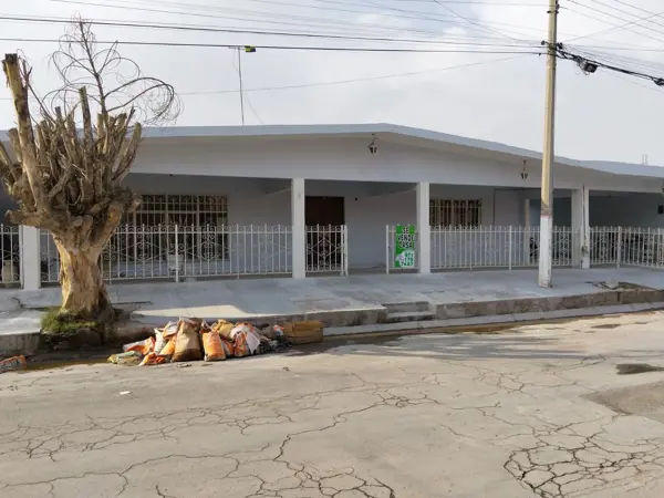 VENTA Hermosa y Grande casa. Col la Esperanza Gómez Palacio
