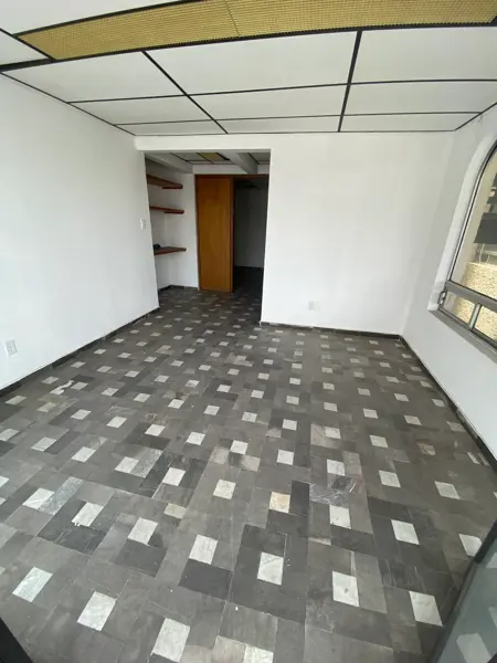 Renta de oficinas en edificio sobre Circuito Juan Pablo, Colonia Chulavista, Puebla