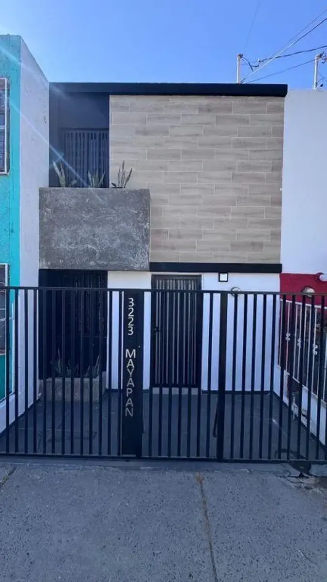 Casa en venta en Las Aguilas, Zapopan — foto 1 de 8