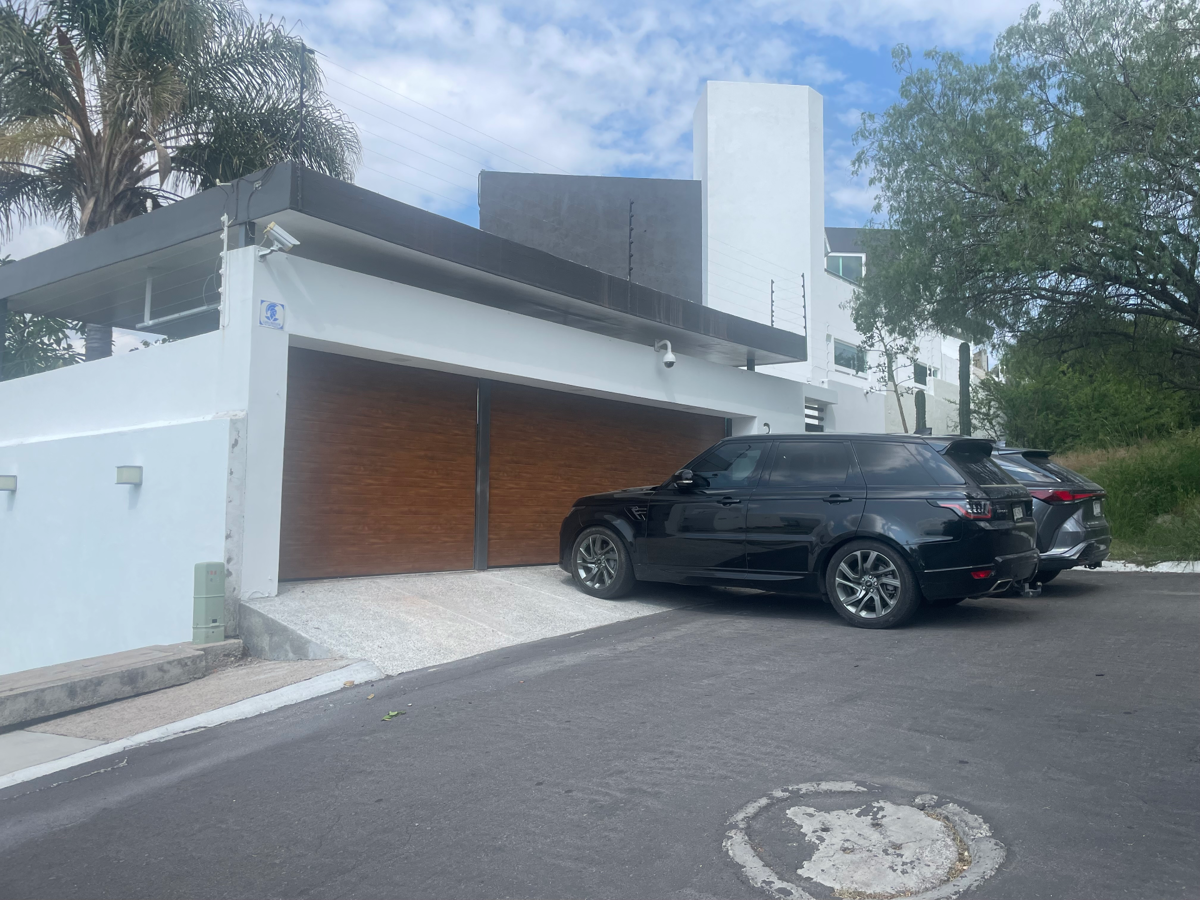 Casa en venta en Vista Real y Country Club, Corregidora — foto 1 de 41