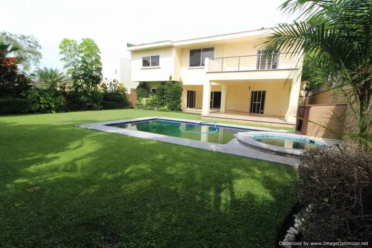 Casa en renta en Las Quintas, Cuernavaca — foto 1 de 24