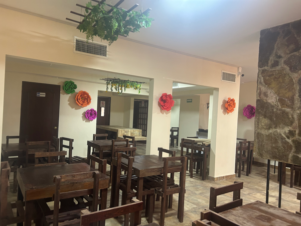 Propiedad recién remodelada ideal para restaurante, oficinas o consultorios! Propiedad recién remodelada ideal para restaurante, oficinas o consultorios!