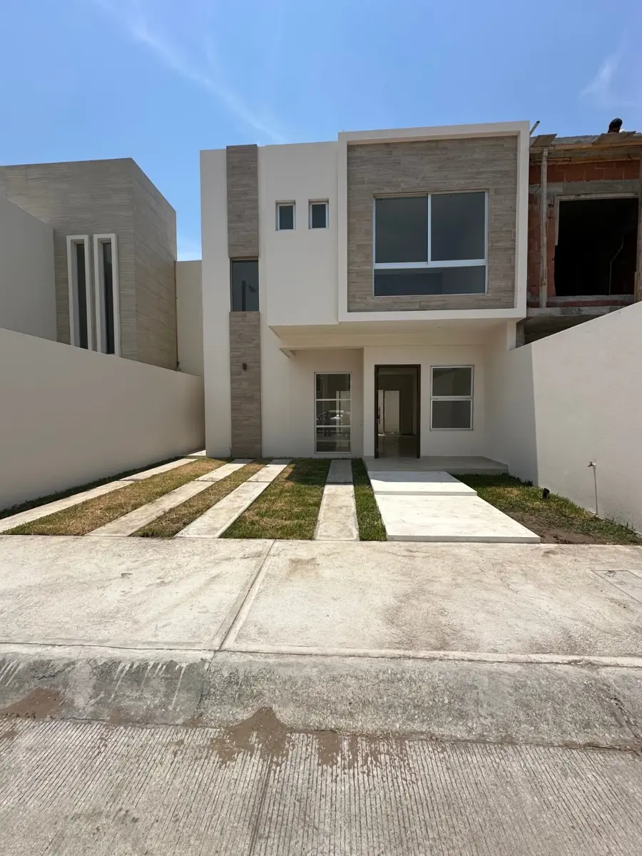 Casa en venta en Graciano Sánchez Romo, Boca del Río — foto 1 de 12