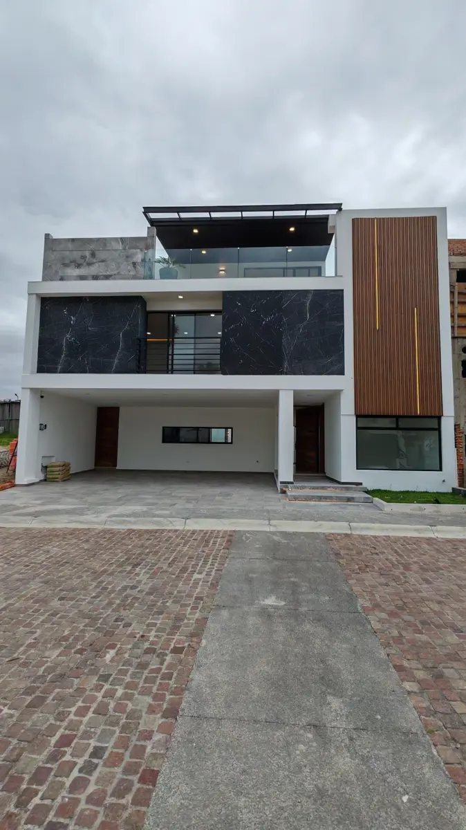 Casa en venta en Lomas de Angelópolis, San Andrés Cholula — foto 1 de 73
