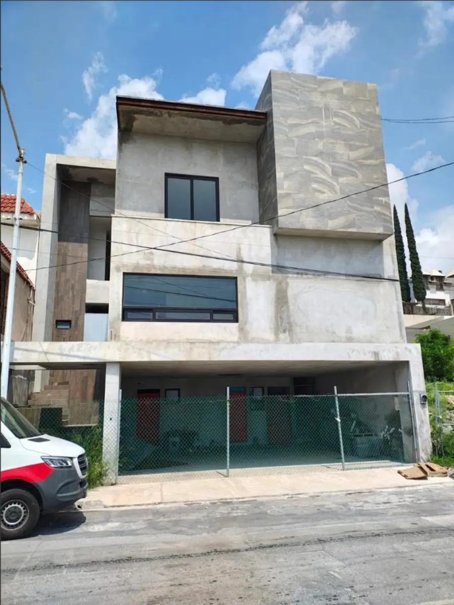 Casa en venta en Lomas del Roble, San Nicolás de los Garza — foto 1 de 33