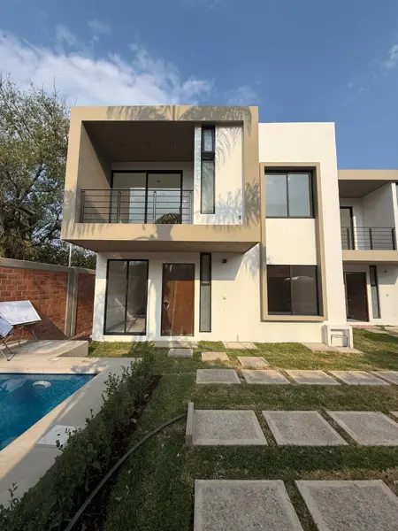 Casa con alberca en venta en Lomas de Jiutepec, Morelos
