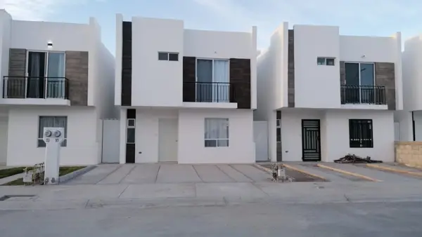 Casa en venta en Fraccionamiento Arezzo, Torreón - Amplia y bien ubicada