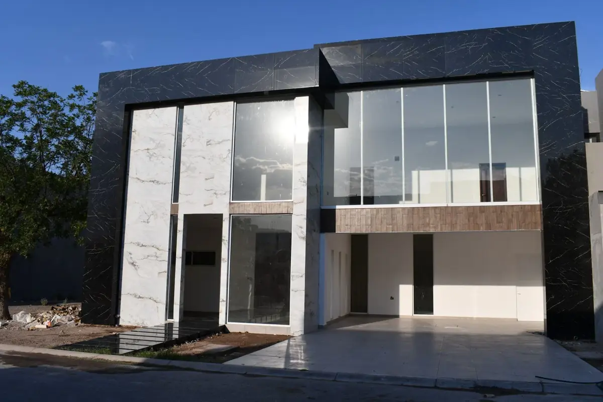 Casa en venta en Las Trojes, Torreón — foto 1 de 35