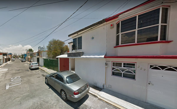 VENDO CASA EN VILLA DE LAS FLORES-COACALCO