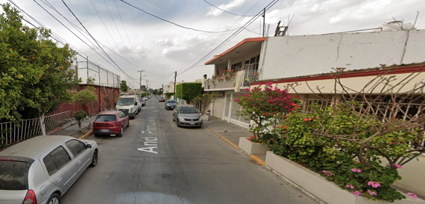 Casa en venta en Villa de las Flores 1a Sección (Unidad Coacalco), Coacalco de Berriozábal — foto 3 de 10