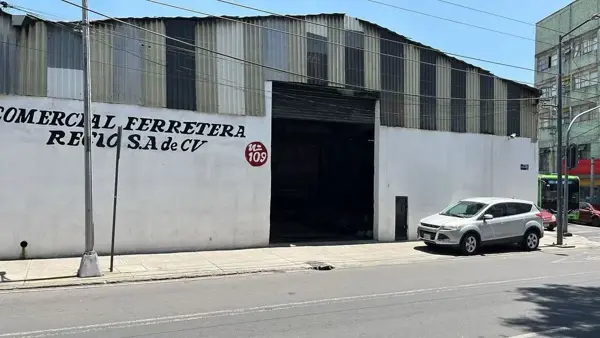 COL. GUADALUPE VICTORIA, BODEGA EN VENTA CON AMPLIO USO DE SUELO EN LA GAM