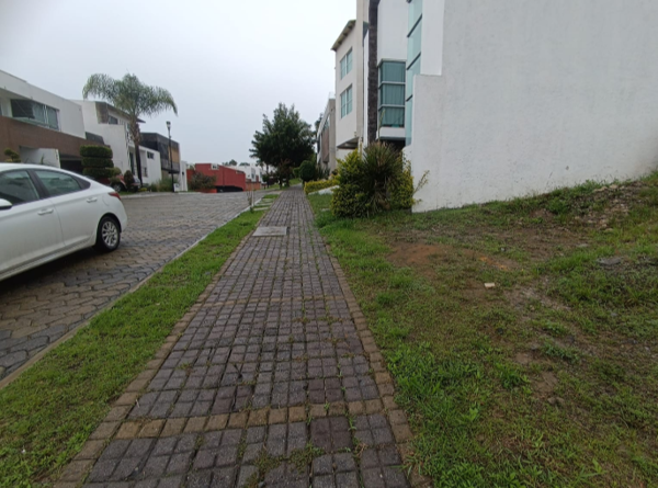 Terreno en venta en Lomas de Angelópolis, San Andrés Cholula — foto 2 de 7