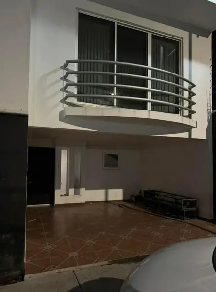 Bonita Casa de 3 Niveles en Circuito las Cruces Altozano