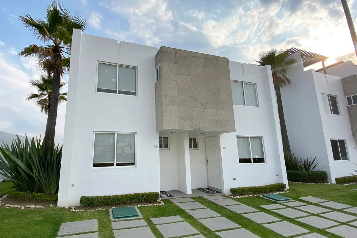 Casa en venta en San Francisco Ocotlán (Ocotlán), Coronango — foto 1 de 11