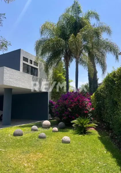 "Residencia de lujo en exclusivo fraccionamiento con campo de golf en Celaya"
