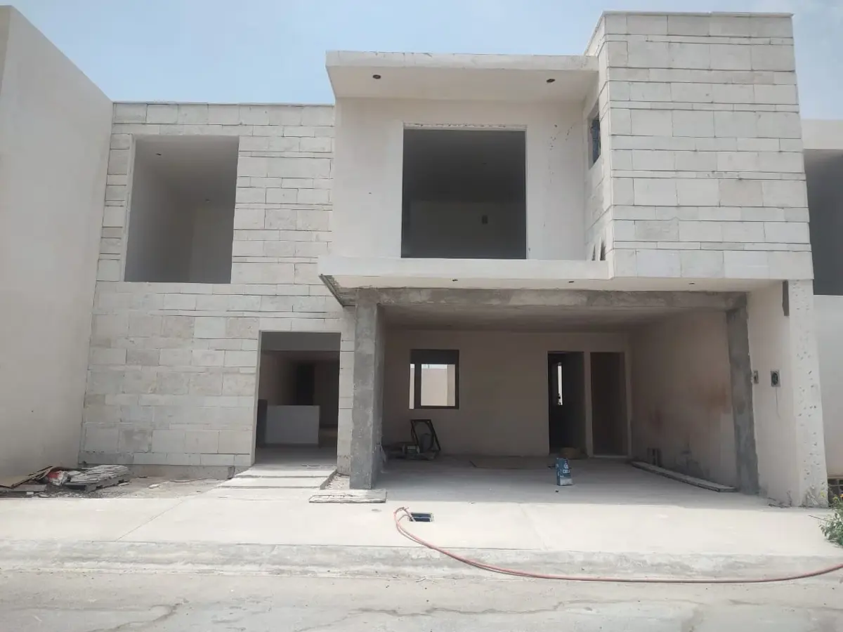 Casa en venta en Valle de Fontanna, Ramos Arizpe — foto 1 de 10