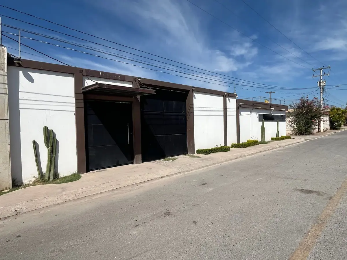 QUINTA EN RENTA AMUEBLADA CON ALBERCA Y MUCHO JARDIN EN LA CONCHA, TORREON (FRENTE AL CLUBSITO) QUINTA EN RENTA AMUEBLADA CON ALBERCA Y MUCHO JARDIN EN LA CONCHA, TORREON (FRENTE AL CLUBSITO)