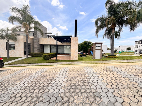 Terreno en venta en Lomas de Angelópolis, San Andrés Cholula — foto 2 de 11