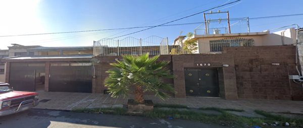 Casa en Venta en Torreón con Alberca, Recuperación Bancaria