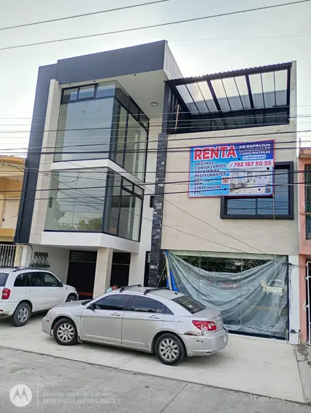 Renta de Edificio Comercial en Avenida 20 de Noviembre, Poza Rica