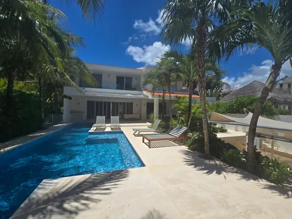Casa Serrano