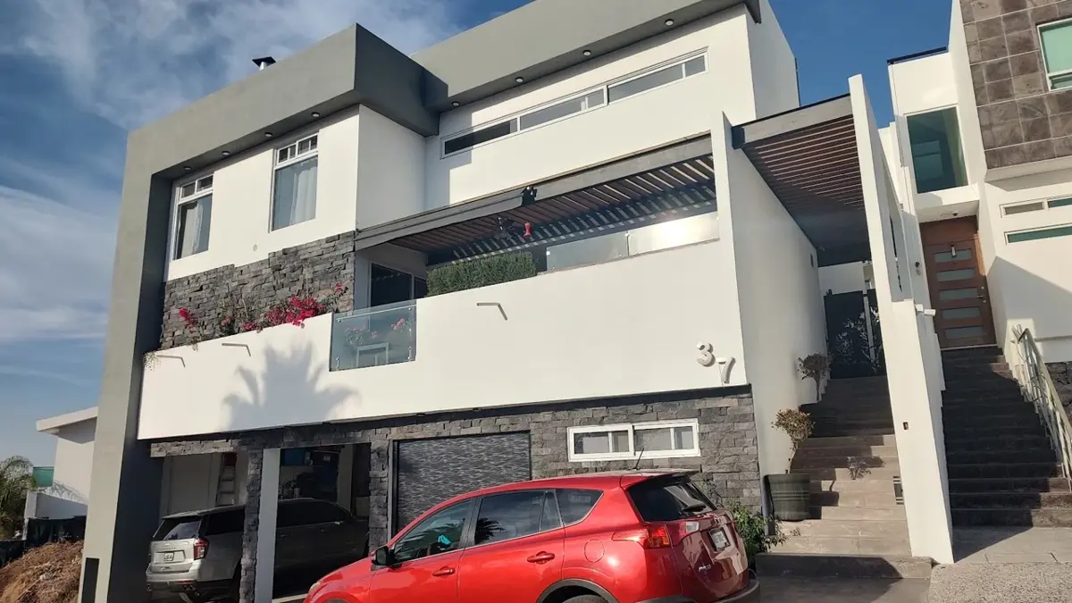 Casa en venta en Hacienda Real Tejeda, Corregidora — foto 1 de 37