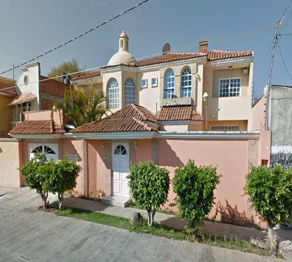 Casa De Recuperación Bancaria en venta en Guadalupe, Morelia - Amplia y bien ubicada