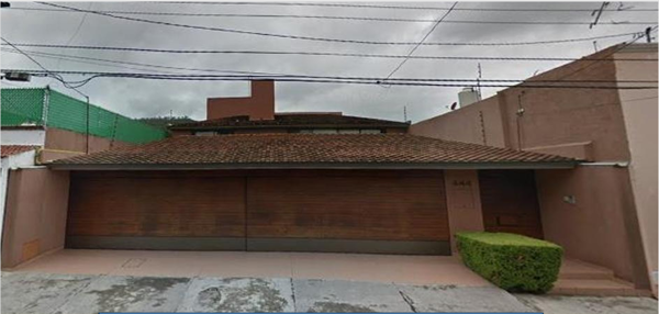 Casa De Recuperación Bancaria en Venta en Las Américas, Morelia: Amplia y Bien Ubicada