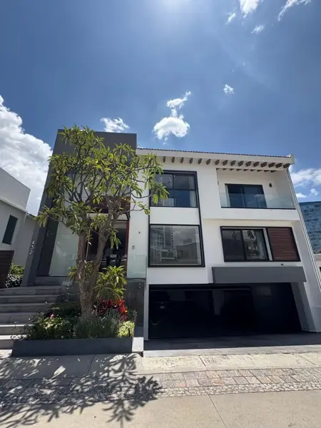 Ven a Conocer Esta Hermosa Residencia en el Fraccionamiento Más Exclusivo de la Ciudad de Puebla .