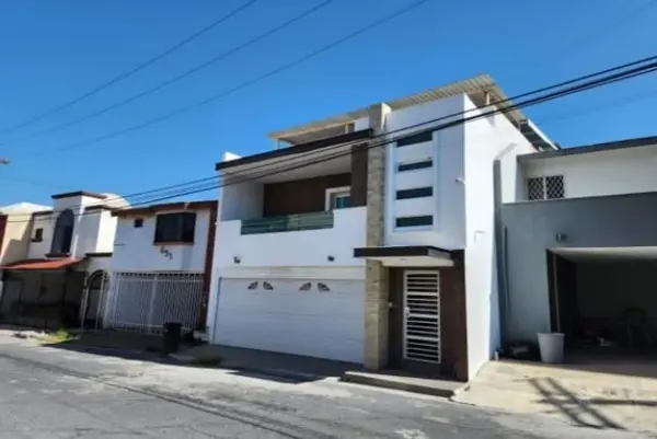 CASA EN VENTA DE 2R EN CONTRY LA SILLA 9° SECTOR, GUADALUPE, NUEVO LEÓN CASA EN VENTA DE 2R EN CONTRY LA SILLA 9° SECTOR, GUADALUPE, NUEVO LEÓN