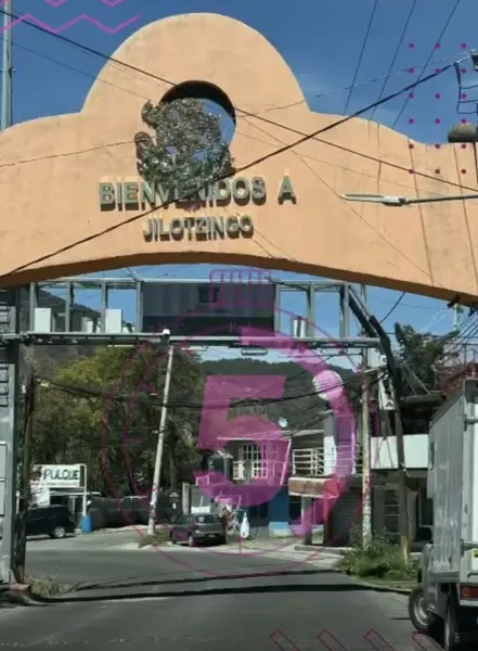 EXCELENTE TERRENO, EN JILOTZINGO,  COLINDA CON  LA ZONA ESMERALDA, SE  ESCUCHAN OFERTAS !!!