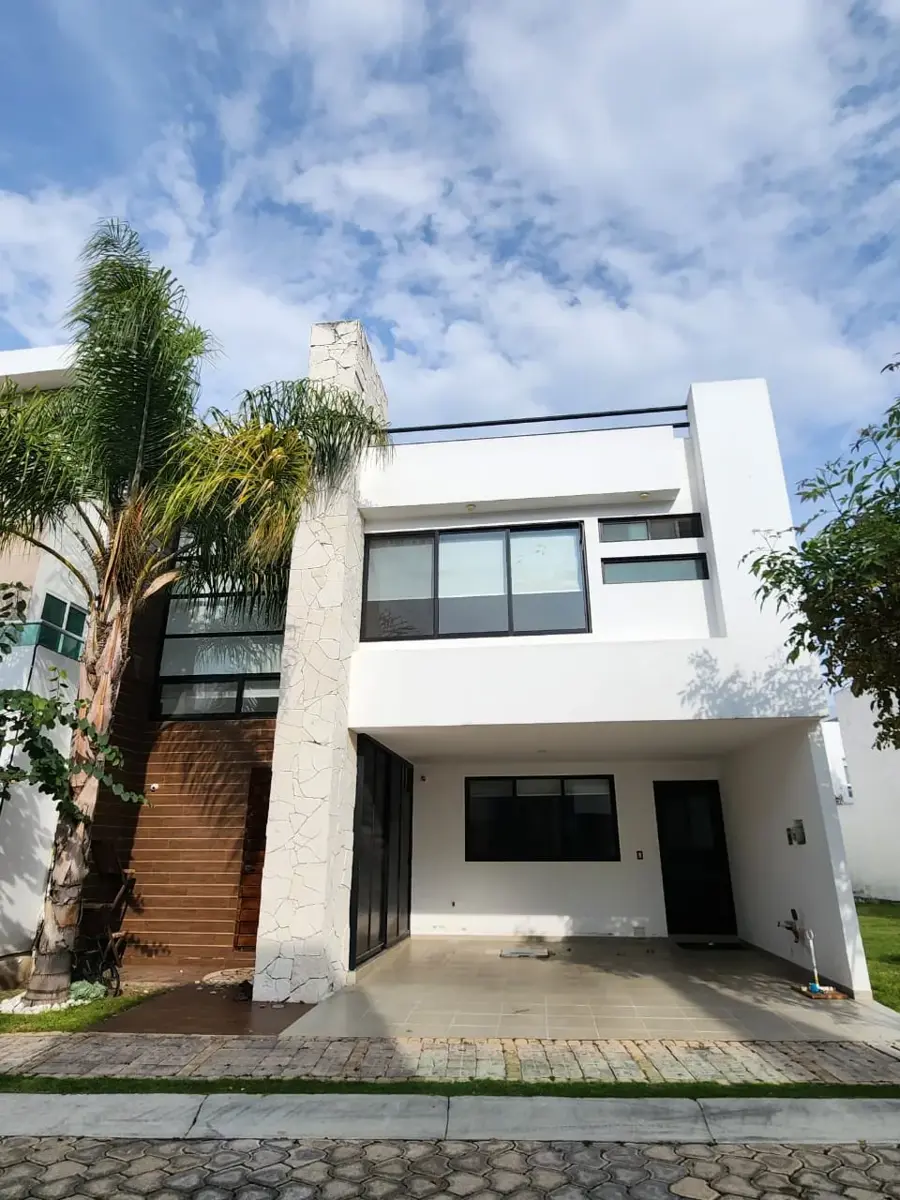 Casa en renta en Lomas de Angelópolis, San Andrés Cholula — foto 1 de 16