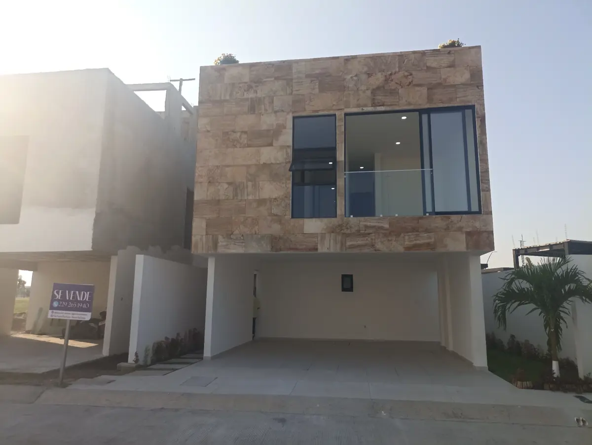 Casa en venta en Las Lomas Residencial, Alvarado — foto 1 de 29