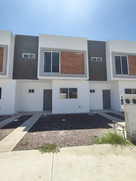 Casa en Venta – en Tabachines, Gómez Palacio Casa en Venta – en Tabachines, Gómez Palacio